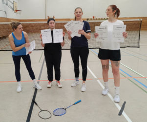 Badminton Vereinsmeisterschaft Teilnehmerinnen mit Urkinden